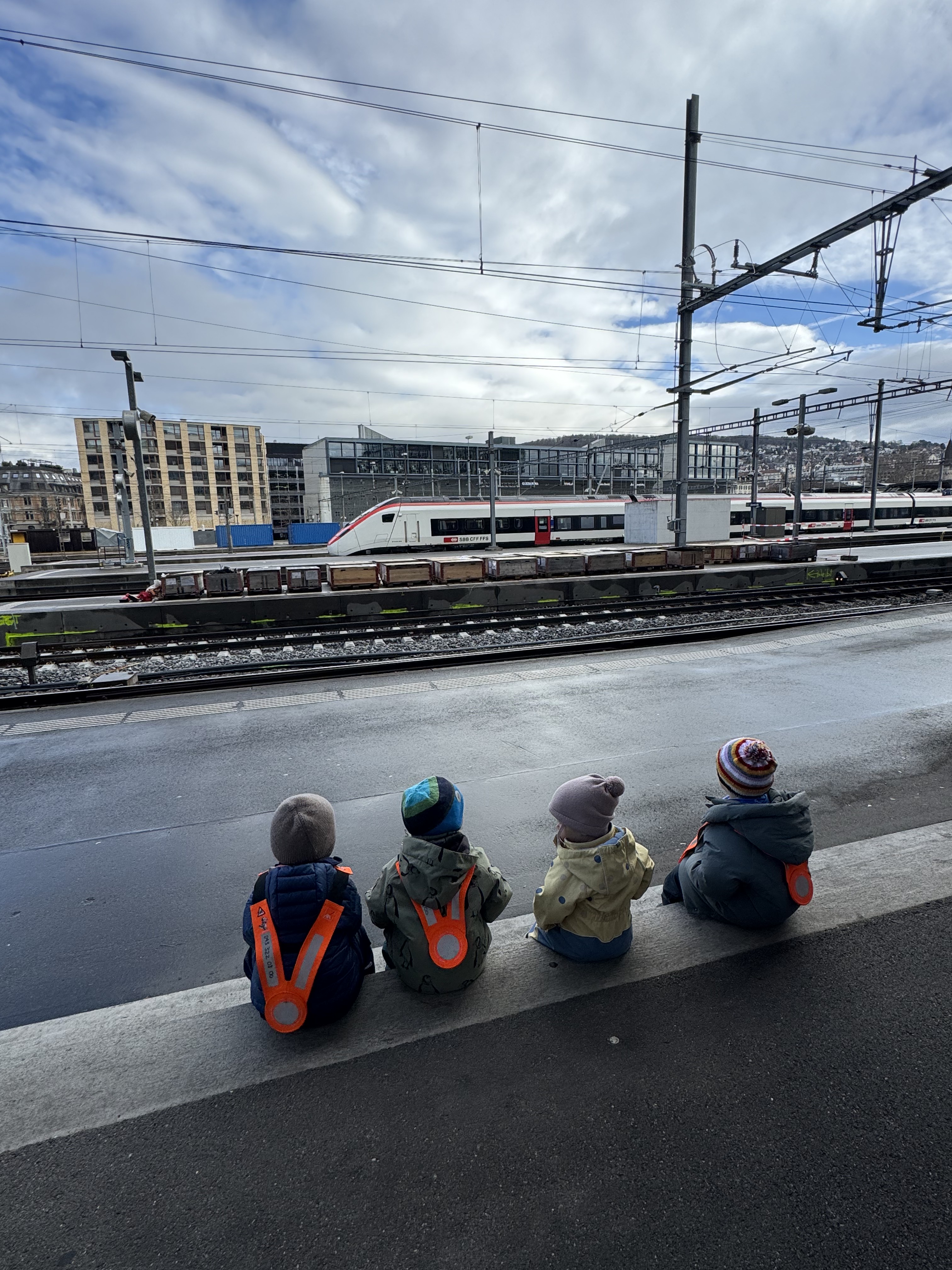 Kinder beim Spielen in der Kita